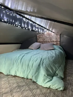 HOLY MOLY looking for small family to spend time. Sleeps 5 바런 카운티 호텔