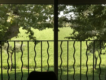 New mod cons et quiet T2 in Provencal farmhouse in countryside, fully equipped