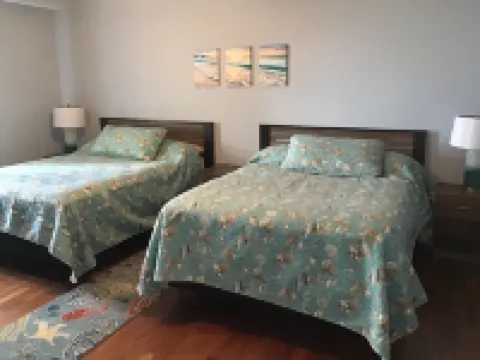 Beach Level Lake Front Condo L02-5 Queen Beds. Until 4/1 Rent 2 Get 3rd Free-Ask