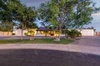 99 Palms Event Venue: Barn, Grass, Pool, Games, 6 Beds Hotels near The Legend at Arrowhead