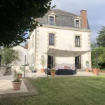 Domaine de Bas Texon Maison Bourgeoise de Ville en Pleine Campagne