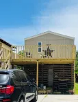 Charming Cottage I on Dickinson Bay - 3-Star