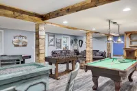 Luxury Simply Serene: Escape Room/Wild West City/Sauna/Spa/Golf/Pool/on 4 Acres