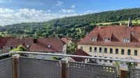 Sonniges Apartment am Alten Binauer Schloss -malerischer Ausblick auf den Neckar