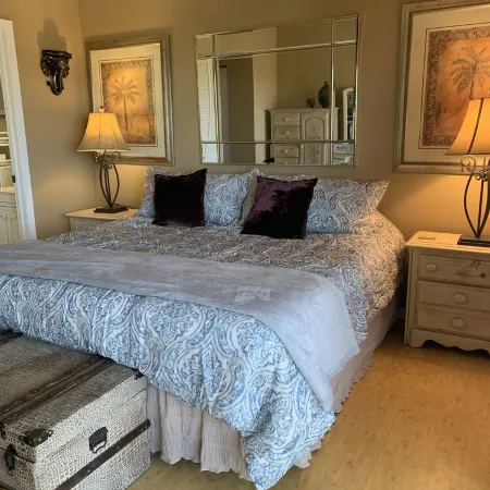 Beachfront Condo, Beautiful Views, Wide Beach