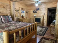 Cozy Cabin located in the heart of the Black Hills, but close to Deadwood & Lead
