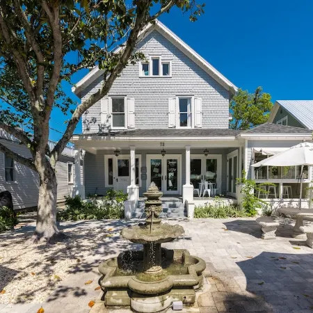 Adorable Guest House walking distance to Historic St. Augustine!