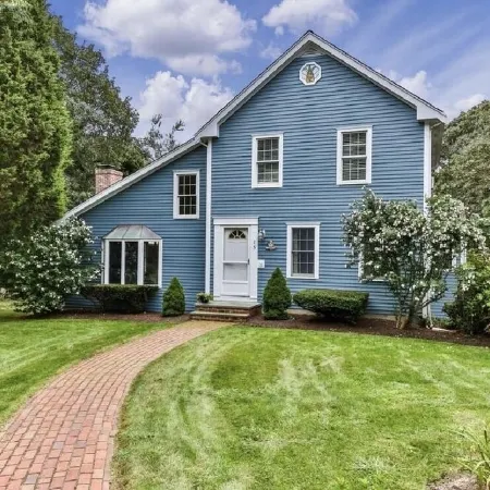 Private Cape Rental 1 Mile from the Beach!