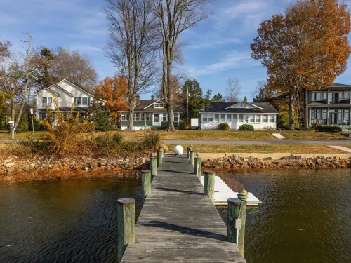 Serene spot, West River dock, sunsets, the Bay, only 40 min from Alexandria, DC.