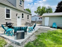 Cozy 3 bedroom Bungalow near Auburn Hills Hotels near The Crofoot