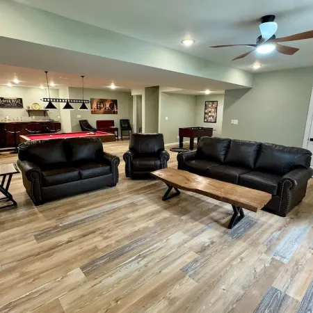 7 Bedrooms-4 Kings, 7 Baths! Sleeps 20! Pool Table, Ping Pong & Many Water Toys!