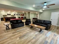 7 Bedrooms-4 Kings, 7 Baths! Sleeps 20! Pool Table, Ping Pong & Many Water Toys! - Wifi