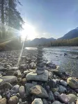 Packwood Adventure Lodge:private HOT TUB, game room, river access, 15 min to SKI - Hytter