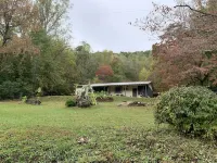 Cabin with private lake access on Cedar Cliff Lake