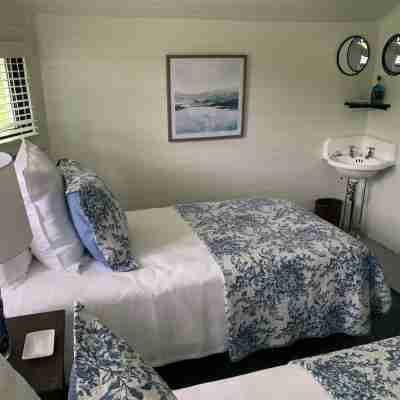 Oceanfront, Exceptional Lighthouse Views, Private & Short Walk to Restaurants Rooms