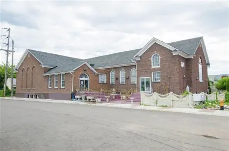 McKinley Mansion Half Building, sleeps 35, Gym, Arcade Room Отели рядом с достопримечательностью «Mountain View Event Center»