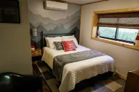 CABIN AT THE COVE at Watauga Lake!