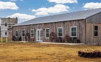 5 cabins+2400 Sq ft Dance Hall!