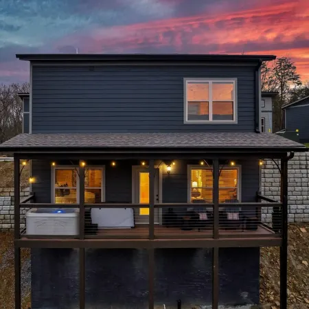 Sunrise Mountain View~LED Hot Tub~Game Room~Minutes to Dollywood and Parkway