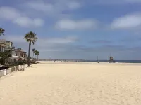 The Art Home. Steps to the Sand in Newport Beach