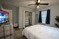 Quiet Tarpons Springs Unit Close to Everything the City has to Offer!