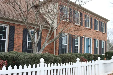 Madison Poolside Parlour