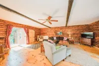 Super Clean, Pet Friendly Cottage! 3 Bedroom! NO EXTRA FEES!!