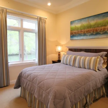 Luxury Retreat on Little Mo River, Fish From Private Docks, Kayaking, Serenity
