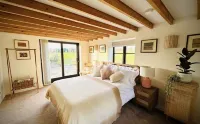 Stunning country house and garden in Holt on the North Norfolk coast