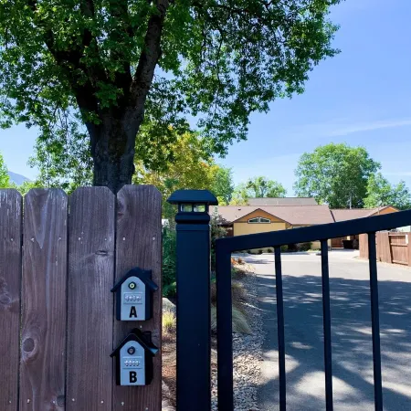 Cottage with gated driveway near downtown & river