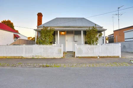 Escape With Family and Friends