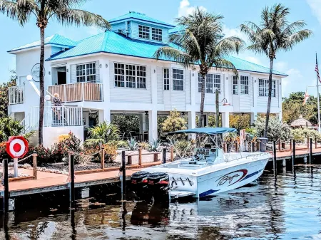 Ocean Oasis at Ocean Pointe Key Largo Pool Jacuzzi Beach in a Safe Gated Resort Отели в г. Тавернье