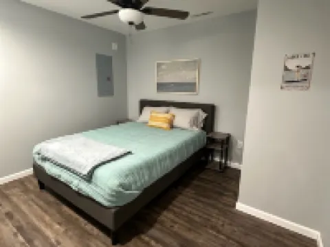 Lake House on Saratoga Lake Hotels in Malta