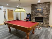Luxury cabin with a million dollar view and hot tub