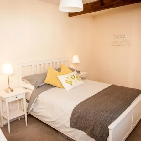 Contemporary cottage in lovely Devon village.