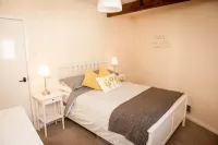 Contemporary cottage in lovely Devon village.