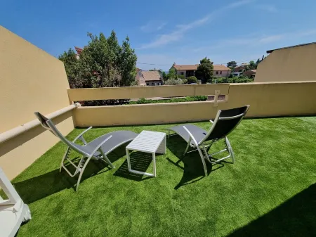 Maison à 3mn à Pied de la Plage et Restaurants et 5 du Port Avec Commerces Отели рядом с достопримечательностью «Mas Provencal La Richaude»