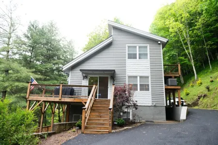 Great views, opportunities for relaxing house on13 acres, central locale<br><br> Отели в г. Ков Крик