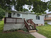 Cozy Oak Street Cottage Hotels in Fillmore County