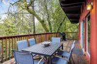 Russian River Retreat with Hot Tub, BBQ, & Deck