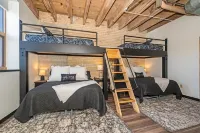 Lake Superior Loft - Sleeps 10, Heart of Canal Park, Lake Superior View Hotels near Miller Hill Mall