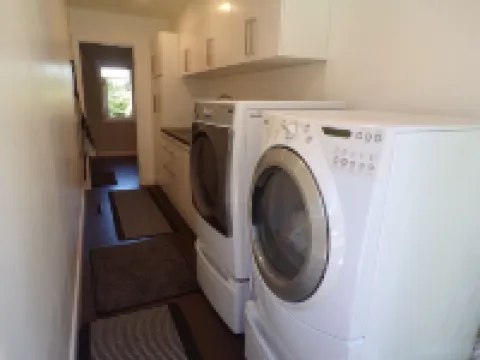 Beautiful Home in Amazing SW Portland/Tigard Location