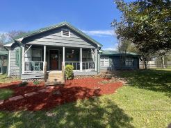 Welcome to our beautiful French Quarter Market, we hope you enjoy your stay!!