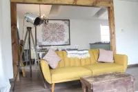 Red Fern Hotel - Eclectic Getaway 2 bedroom