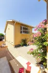 Spacious Renovated Mid-Century Charmer - New