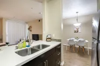 Peaceful apartment, 5min to ocean, free parking
