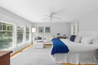 Beautiful East Hampton Home, Close to Beach and Town