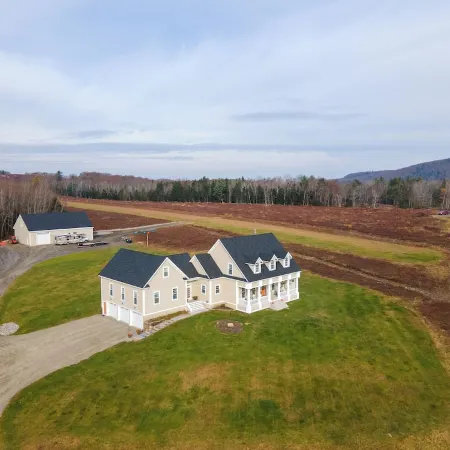 GORGEOUS HOME w/FANTASTIC VIEWS-10 MINS TO CAMDEN!