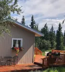 Clean & quiet cabin with stunning mountain views