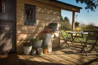 Romantic glamping cabin near beautiful Rye
